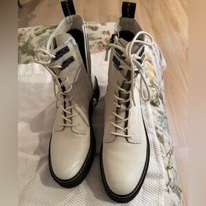 DVF Diane von Furstenberg White Lace-Up Women's combat Boots like new 9M